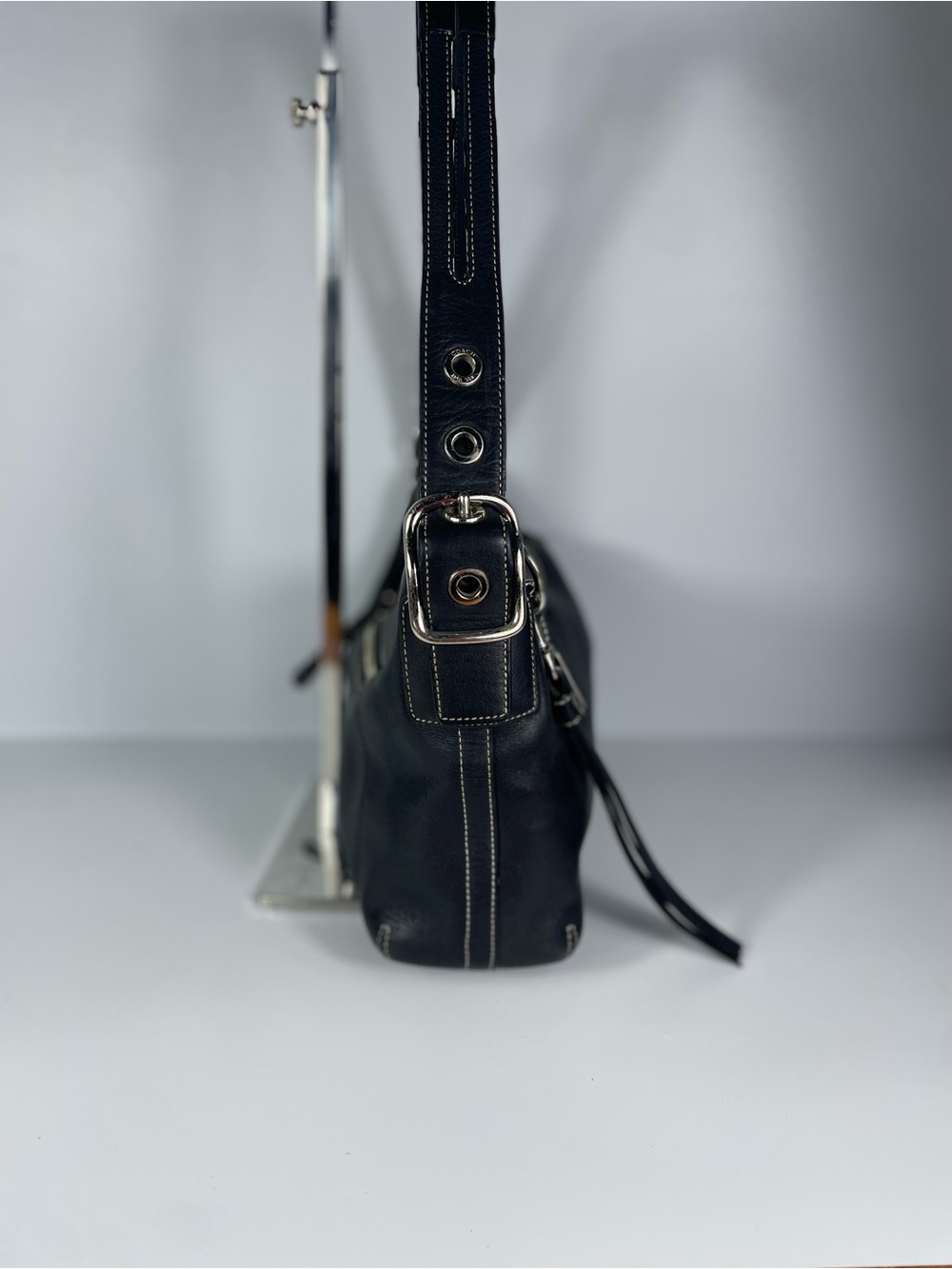 $25 LOW START Vintage Coach 1417 Black Leather EW Legacy Shoulder Bag w/ Tassel - Picture 7 of 12